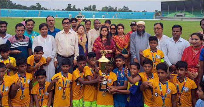 বঙ্গবন্ধু-বঙ্গমাতা গোল্ডকাপ ফুটবল : শেরপুরে সদরের দুই স্কুল চ্যাম্পিয়ন