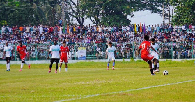 শেরপুরে জেলা প্রশাসক গোল্ডকাপ ফুটবলে চ্যাম্পিয়ন শেরপুর পৌরসভা একাদশ