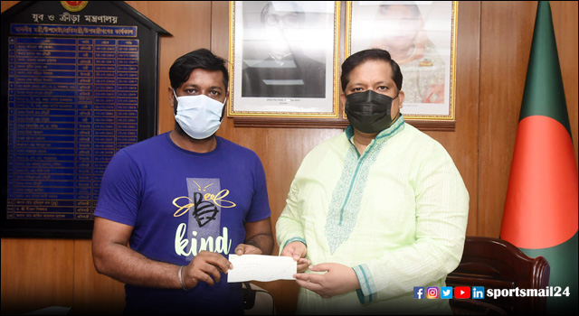 সাবেক ক্রিকেটার রবিউলের পাশে ক্রীড়া প্রতিমন্ত্রী