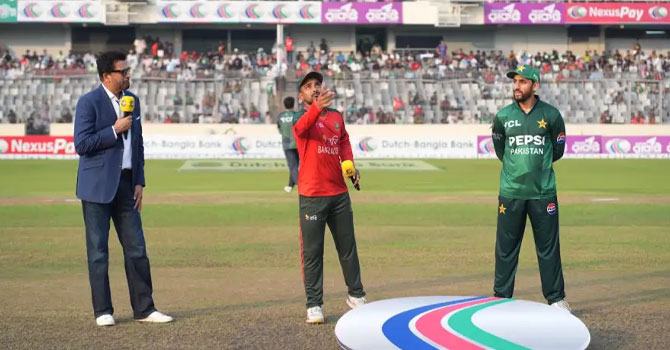 দুই পরিবর্তন নিয়ে ব্যাটিংয়ে বাংলাদেশ