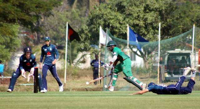 ইংল্যান্ডকে ২৬৭ রানের লক্ষ্য দিল টাইগার যুবারা