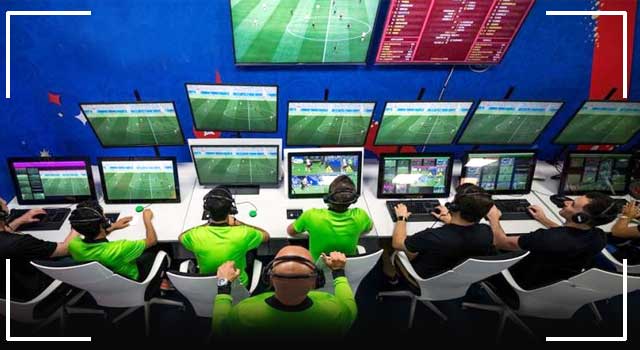 ইংলিশ প্রিমিয়ার লিগের আনন্দ কেড়ে নিচ্ছে ‘ভিএআর’