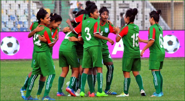 চার্টার্ড ফ্লাইটে নেপাল যাবে বাংলাদেশ নারী ফুটবল দল