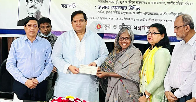 নারী ক্রীড়া সংস্থাকে ১০ কোটি টাকা দিলেন প্রধানমন্ত্রী