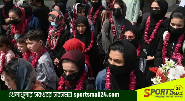 আফগান জুনিয়র নারী ফুটবল দলকে আশ্রয় দিচ্ছে যুক্তরাজ্য