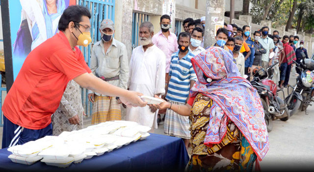করোনায় ক্ষতিগ্রস্তদের পাশে দাঁড়ালো বাফুফে