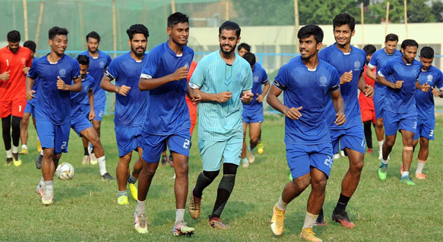 বাংলাদেশ প্রিমিয়ার লিগ : দিনে তিন ম্যাচ, সর্বশেষটা রাতে