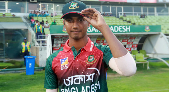 টি-টোয়েন্টিতে অভিষেক হলো হাসান মাহমুদের