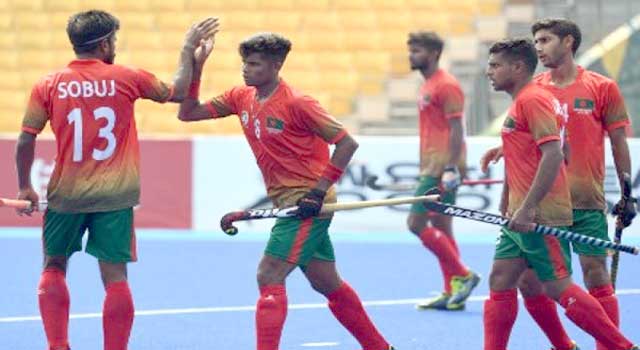 মালয়েশিয়ার বিপক্ষে বিধ্বস্ত বাংলাদেশ