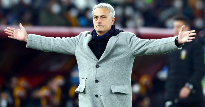 পচেত্তিনোর জায়গায় মরিনহোর কথা ভাবছে পিএসজি