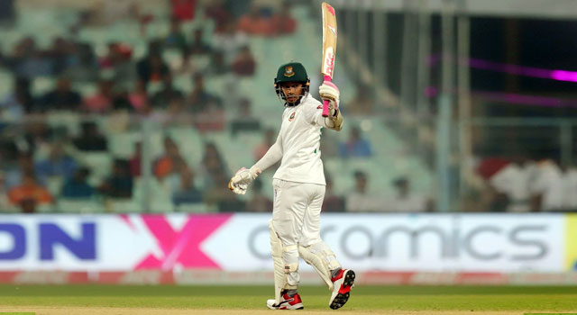 মাঠে নেমেই মুশফিকের দুর্দান্ত সেঞ্চুরি