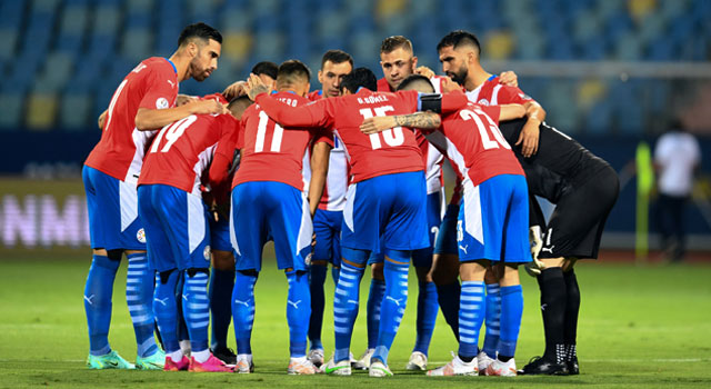 আর্জেন্টিনার হোঁচট খাওয়ার দিনে প্যারুগুয়ের বাজিমাত