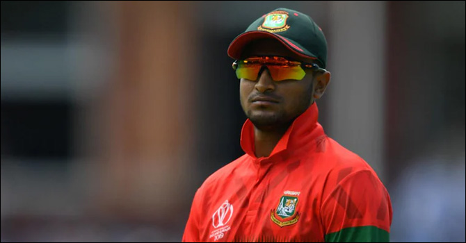 এবার ব্যাংক পরিচালনায় সাকিব