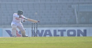 Bangladesh 71-4 at lunch