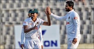 Bangladesh eye to 250 run lead in second innings