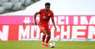 Davies World Cup 'not in danger' despite leg injury, Bayern confirm