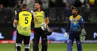 Stonish bangs as Australia thrash Sri Lanka