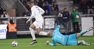 Mbappe brace edges PSG closer to Ligue 1 title