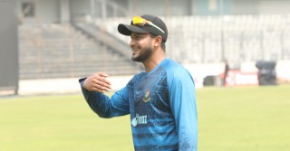 Shakib leaves for Mumbai