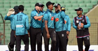 Mahmudullah, Lintott shine to propel Mohammedan to four consecutive wins