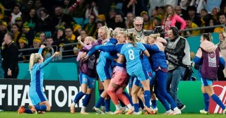 Ruthless England beat Australia to set up World Cup final with Spain