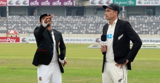 Unchanged Bangladesh opt to bat first in 2nd test against NZ