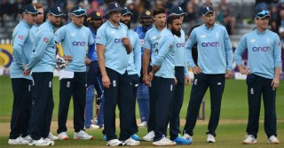 England reschedule arrival to feature against Tigers