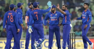 India crush Sri to seal historic win