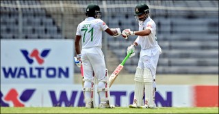 Najmul’s fourth Test fifty powers Bangladesh to 116-1 at lunch