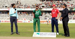 Bangladesh sent to bat in third T20I