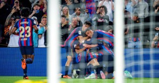 Late Alba strike takes Barca to brink of title, Madrid slip up