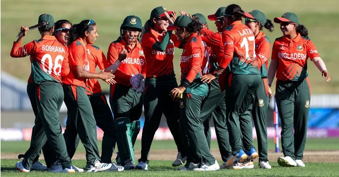 Nigar starts to upset Sri Lanka