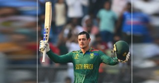 De Kock hits his third hundred of World Cup for South Africa