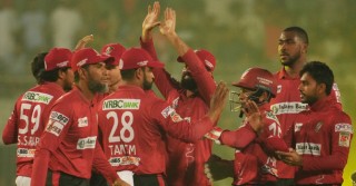 Mushfiqur, Mayers lead Barishal to BPL final