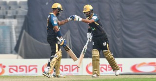 Shoriful, Naim powers Dhaka victory in BPL opener