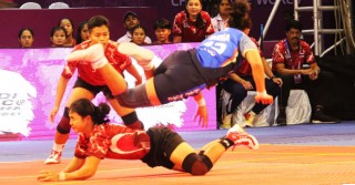 Defending champions India off to a rollicking start