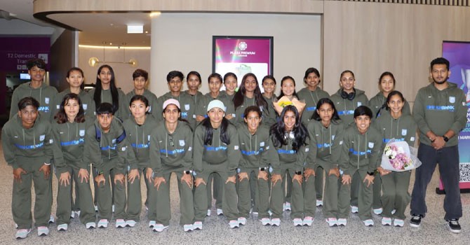 Women’s football team reach Sydney safely